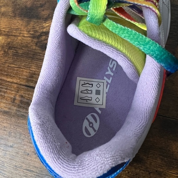 Heelys Glower HE100857 White Youth Size 3 With Pink Logo and Rainbow Laces - Picture 5 of 5